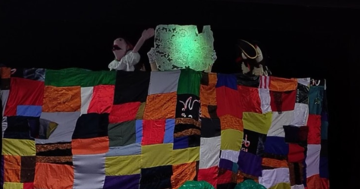 Imagen de los personajes en títeres