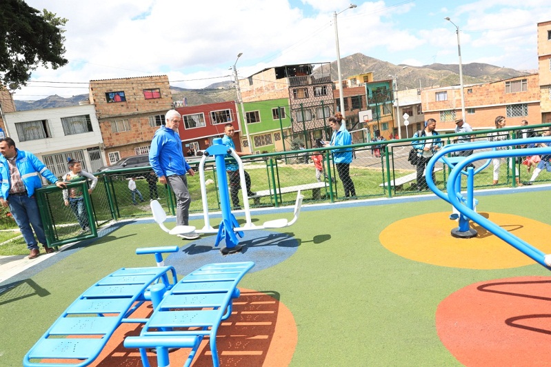 Alcalde Peñalosa supervisa obras de colegios y parques en Usme