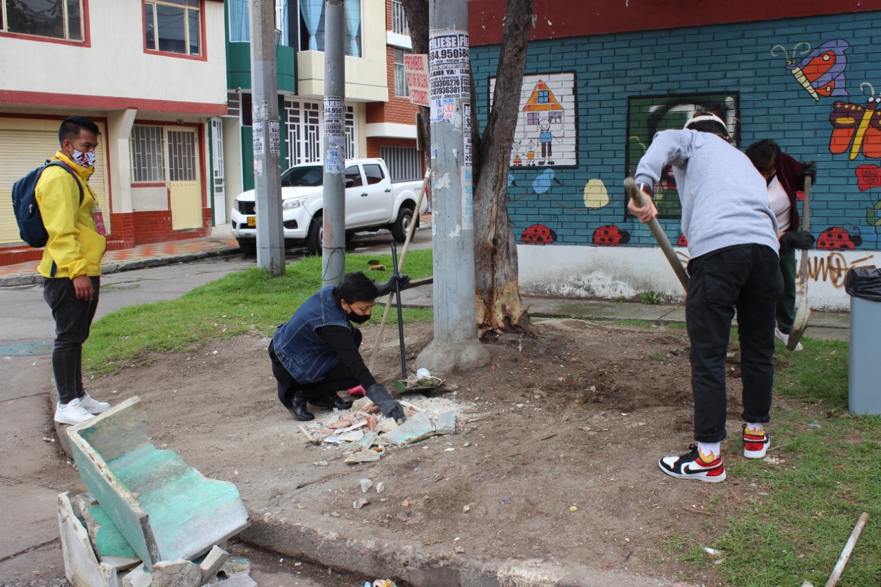 Jornada de limpieza en barrio Verbenal. FOTO: Prensa Alcaldía Usaquén