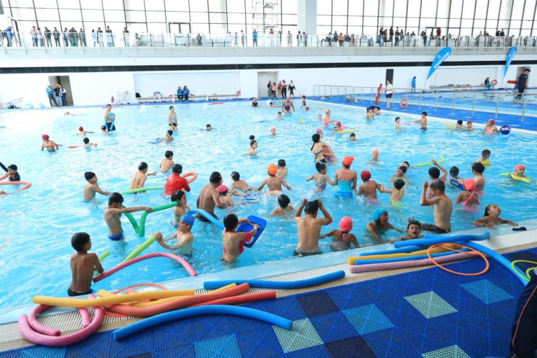 Alcalde Peñalosa entregó las piscinas del Centro Felicidad 