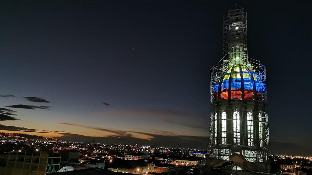 La cúpula de la Basílica del Voto Nacional se ilumina de nuevo en medio de las obras que realiza la alcaldía de Peñalosa en la zona de Mártires.