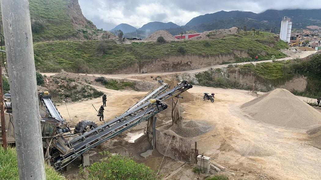 Ejército propina golpe a minería ilegal en Usme