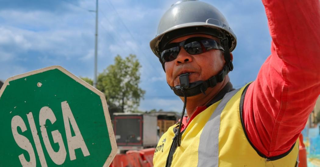 Oferta laboral en Bogotá para auxiliares de tráfico con experiencia