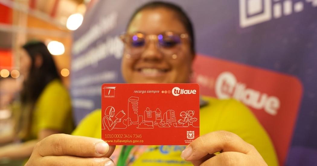 Personaliza la tarjeta TuLlave con el código QR de BibloRed en Bogotá