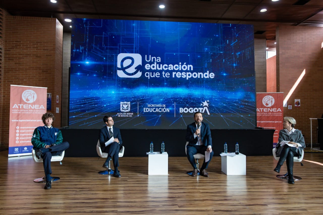 Alcalde lanzó Jóvenes a la E, estrategia de educación en Bogotá con 39 mil becas