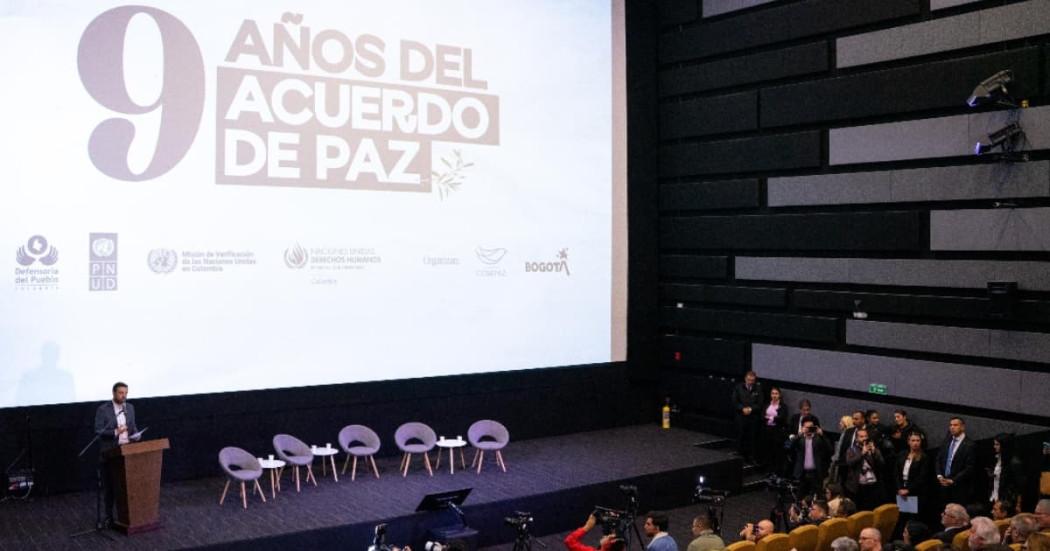 Foto del alcalde Carlos Fernando durante la conmemoración de los 9 años de la firma del Acuerdo de Paz.