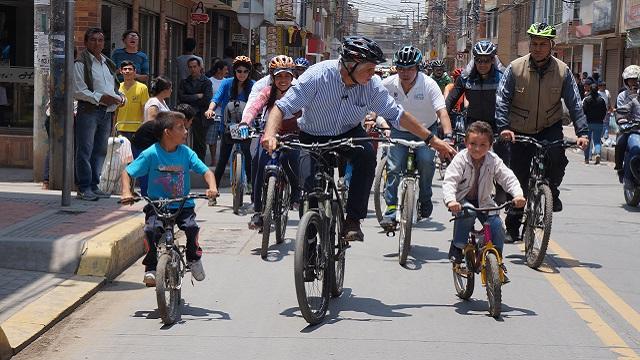 Alcalde recorrido bicicleta - Foto: Prensa Alcaldía Mayor / Camilo Monsalve