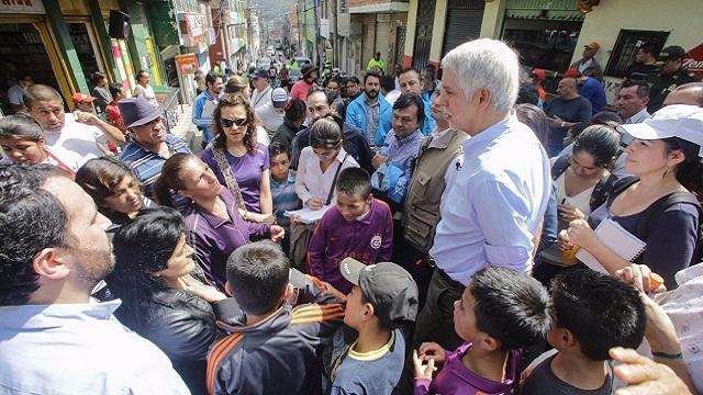 Alcalde con comunidad de Ciudad Bolívar - Foto: Prensa Alcaldía Mayor / Camilo Monsalve