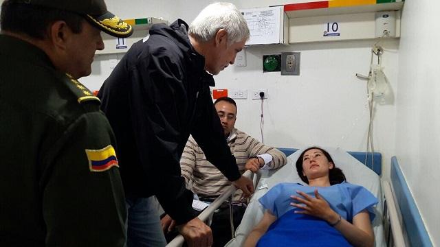Alcalde visita a heridos en hospital - Foto: Comunicaciones Alcaldía Mayor