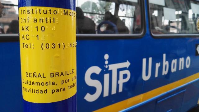 ‘Bogotá te nutre’, cuidadoras y cuidadores reciben bonos canjeables por alimentos.