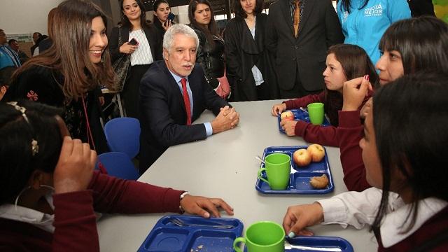 Entrega primera Cocina Móvil en Bogotá - Foto: Comunicaciones Alcaldía Bogotá / Diego Bauman