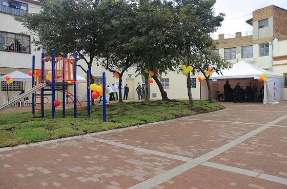 Con restauración de parque infantil recuperan espacio público en Antonio Nariño