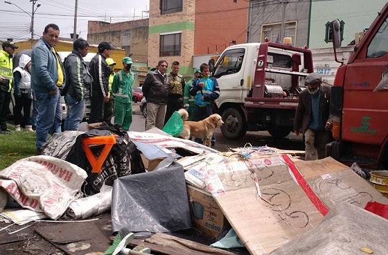 En Barrios Unidos desmontaron cambuches improvisados de habitantes de calle por medio de operativos de control