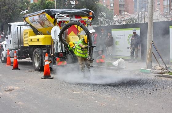 Más de 9.600 huecos se han tapado en cuatro localidades de Bogotá
