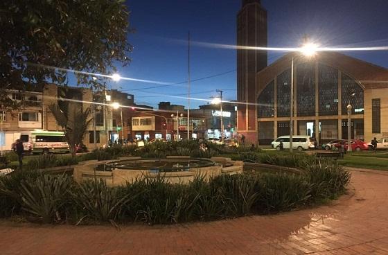 Iluminación Parque Ricaurte - Foto: Prensa UAESP