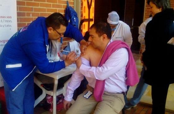 Vacunación deportistas olímpicos - Foto: Prensa Alcaldía Mayor de Bogotá