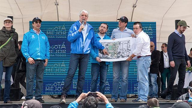 Alcalde Enrique Peñalosa anuncia nuevas obras para Caracolí - FOTO: Prensa Alcaldía Mayor