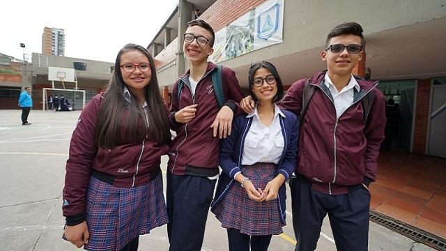 Jóvenes de la ciudad a ingresar a la universidad - Foto: Comunicaciones Secretaría de Educación