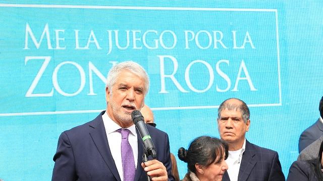 Peñalosa firma pacto 'Me la juego por la Zon Rosa' - Foto: Alcaldía Mayor de Bogotá