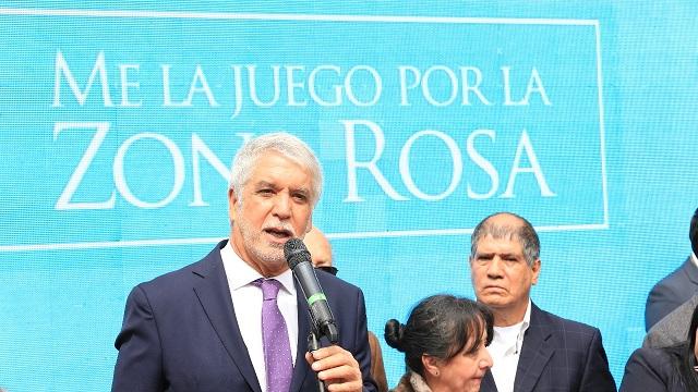 Peñalosa firma pacto 'Me la juego por la Zon Rosa' - Foto: Alcaldía Mayor de Bogotá