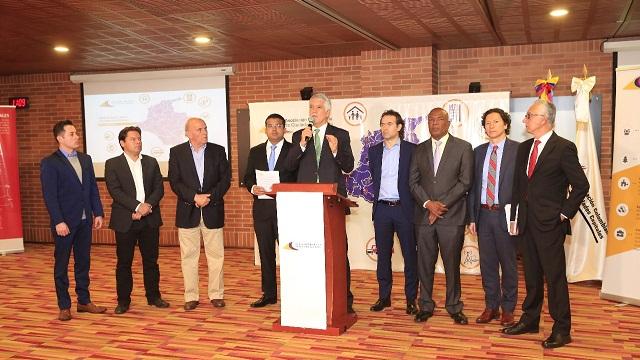 Presentación propuesta a candidatos presidenciales - Foto: Comunicaciones Alcaldía Bogotá / Diego Bauman