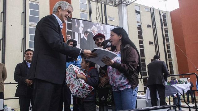 Peñalosa entrega vivienda gratis - Foto: Prensa Alcaldía de Bogotá