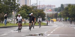 Ciclovía Nocturna Festival de Verano Bogotá jueves 7 de agosto de 2025