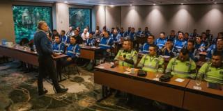 Foto de agentes y policías