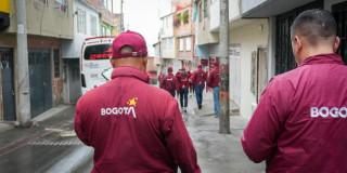 En la foto los gestores de convivencia haciendo operativos de control