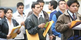 Personas buscando empleo-Foto: ergonomiaecuador.com