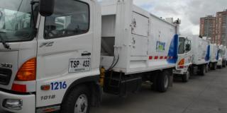 Camiones de aseo y limpieza LIME - Foto: Limpieza Metropolitana - LIME S.A ESP