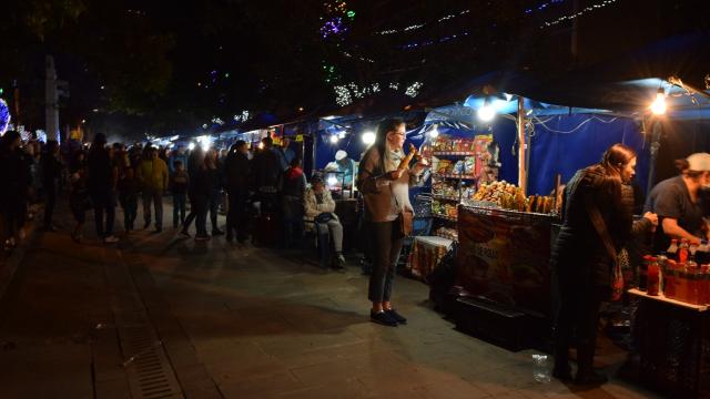 Feria Navideña - Foto: IPES Feria Navideña - Foto: IPES
