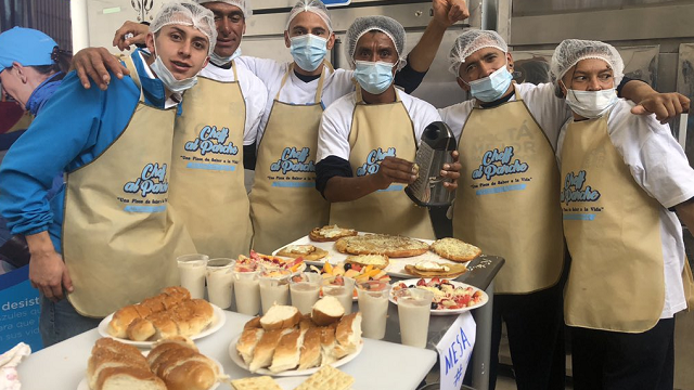 Habitantes y ex habitantes de calle demuestran sus talentos culinarios Habitantes y ex habitantes de calle demuestran sus talentos culinarios