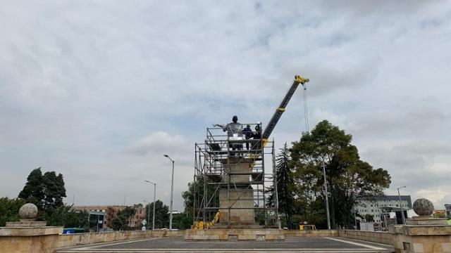 La primera de ellas es la escultura en honor a Isabel la católica y Cristóbal Colón, ubicada en la Avenida El Dorado. Foto: IDPC
