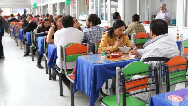 Plazoleta de comidas Plaza de Mercado 20 de julio - Foto: IPES