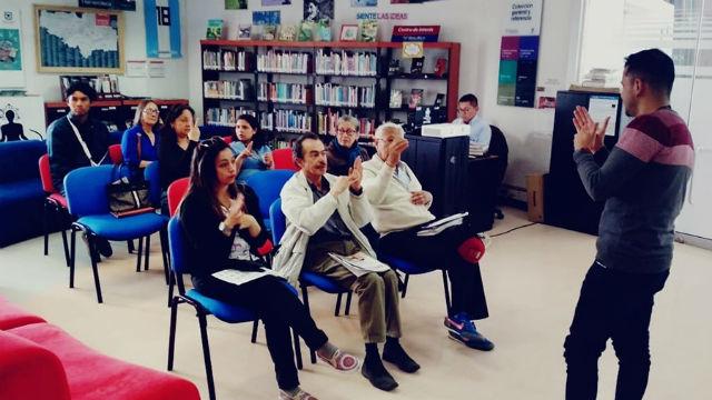 Taller lenguaje de señas - Foto: Biblored