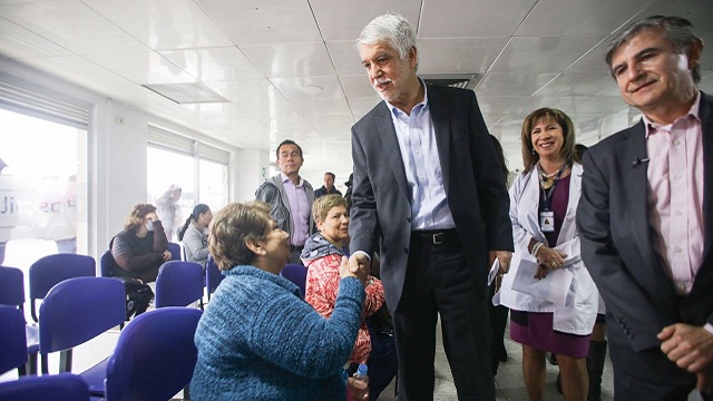 Recorrido alcalde Peñalosa hospital de Engativá - Foto: Prensa Alcaldía Mayor / Camilo Monsalve
