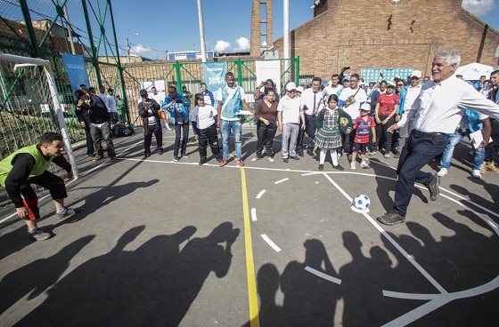 Alcalde con jóvenes de Ciudad Bolívar - Foto: Comunicaciones Alcaldía Mayor/ Camilo Monsalve Alcalde con jóvenes de Ciudad Bolívar - Foto: Comunicaciones Alcaldía Mayor/ Camilo Monsalve