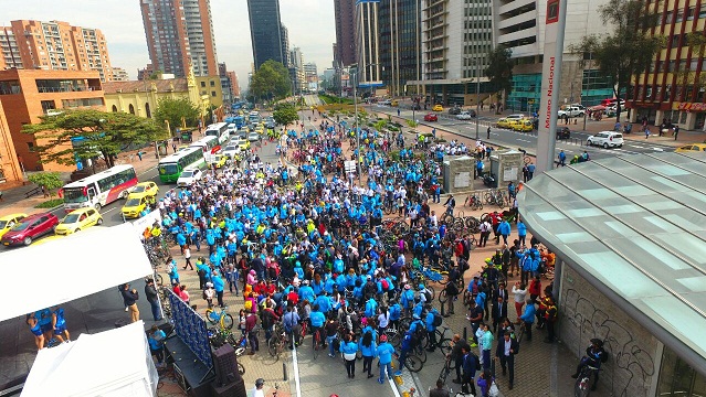 Alcalde en recorrido en bicicleta - Foto: Prensa Alcaldía Mayor / Martín Cicuamia