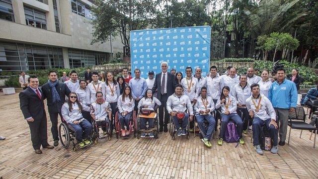 Condecoración deportistas paralímpicos - Foto: Prensa Alcaldía Mayor / Camilo Monsalve