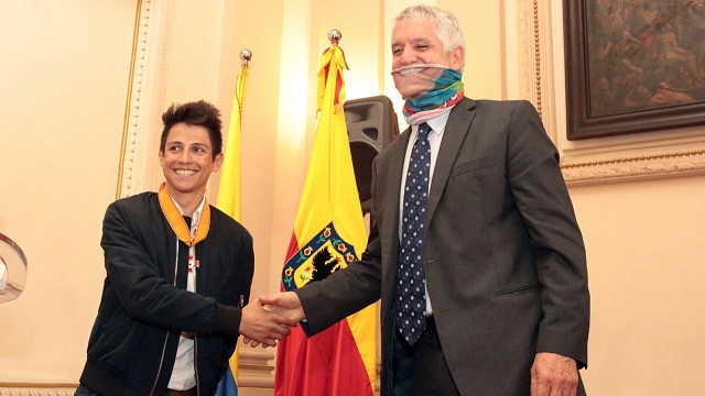 Condecoración Esteban Chaves - Foto: Prensa Alcaldía Mayor / Diego Bauman