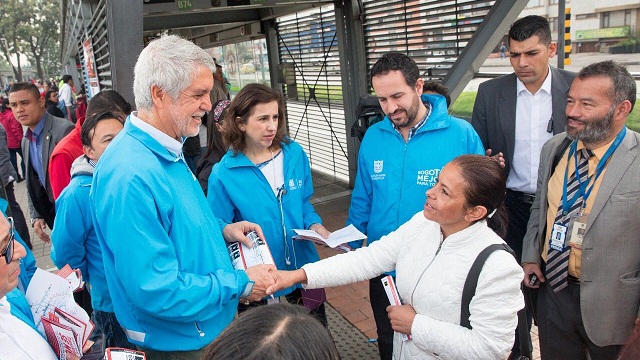Pedagogía cambio rutas fáciles de TransMilenio - Foto: Comunicaciones Alcaldía Bogotá / Andrés Sandoval Pedagogía cambio rutas fáciles de TransMilenio - Foto: Comunicaciones Alcaldía Bogotá / Andrés Sandoval
