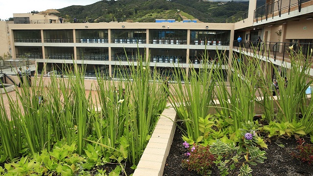 Alcalde Peñalosa entregó la reconstrucción del colegio Santa Librada - Foto:Comunicaciones Alcaldía / Diego Bauman Alcalde Peñalosa entregó la reconstrucción del colegio Santa Librada - Foto:Comunicaciones Alcaldía / Diego Bauman