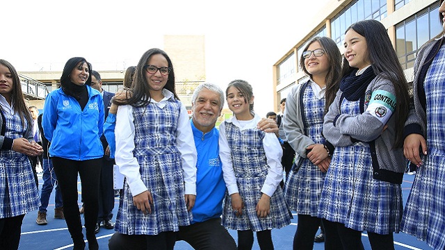 Alcalde Peñalosa entregó la reconstrucción del colegio Santa Librada - Foto:Comunicaciones Alcaldía / Diego Bauman