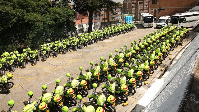 Entrega parque automotor a la Policía - Foto: Comunicaciones Alcaldía Bogotá / Diego Bauman 