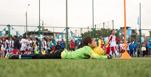 Maratón de entrega de canchas en Kennedy, Antonio Nariño y San Cristóbal - Foto: Comunicaciones Alcaldía Bogotá / Andrés Sandoval Maratón de entrega de canchas en Kennedy, Antonio Nariño y San Cristóbal - Foto: Comunicaciones Alcaldía Bogotá / Andrés Sandoval