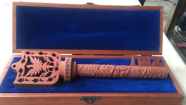 Llave jóvenes del Idipron para el papa Francisco - Foto: Prensa Idipron Llave jóvenes del Idipron para el papa Francisco - Foto: Prensa Idipron