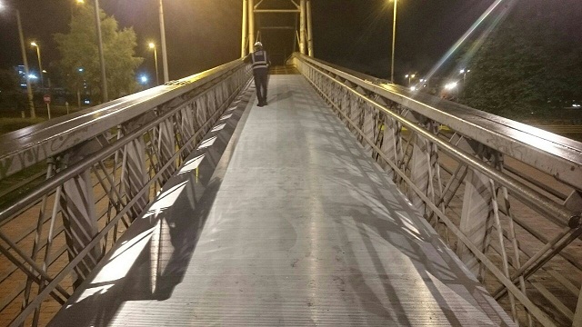Mantenimiento puentes peatonales en Bogotá - Foto: Prensa IDU
