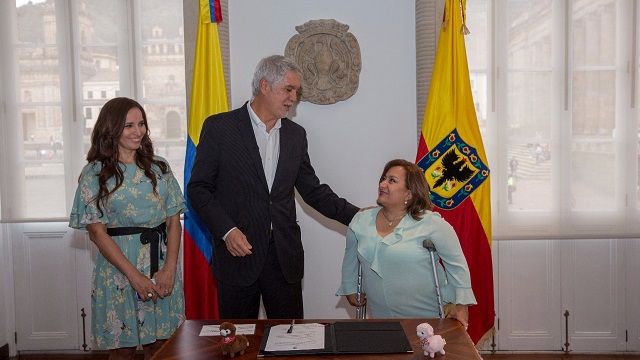 Posesión directora Instituto de Bienestar Animal - Foto: Comunicaciones Alcaldía Bogotá Posesión directora Instituto de Bienestar Animal - Foto: Comunicaciones Alcaldía Bogotá