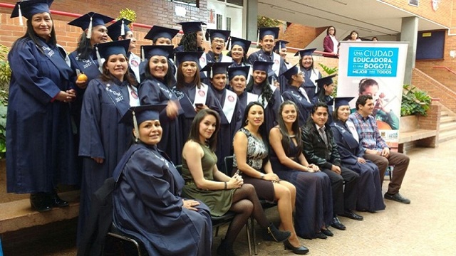 Graduacion estudiante modelo de educación flexible - Foto: Comunicaicones Secretaría de Educación 